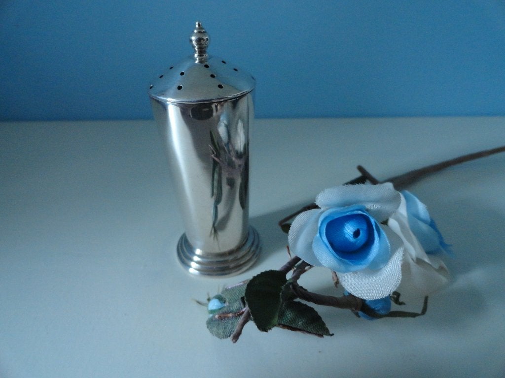 antiek zilveren strooier Art Deco  1920 strak model. 7 cm. h, Ophalen of Verzenden, Zilver