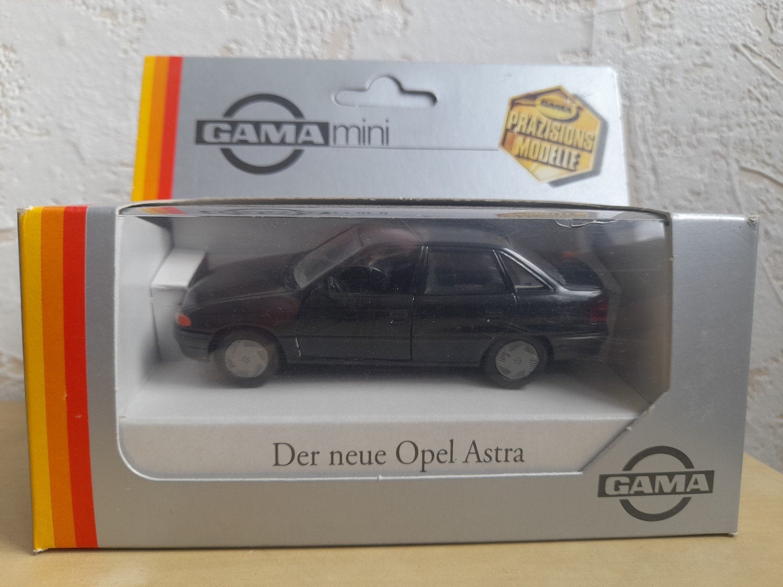 Opel Astra F Sedan Zwart Gama 1:43 (incl ovp), Hobby en Vrije tijd, Modelauto's | 1:43, Ophalen of Verzenden, Zo goed als nieuw