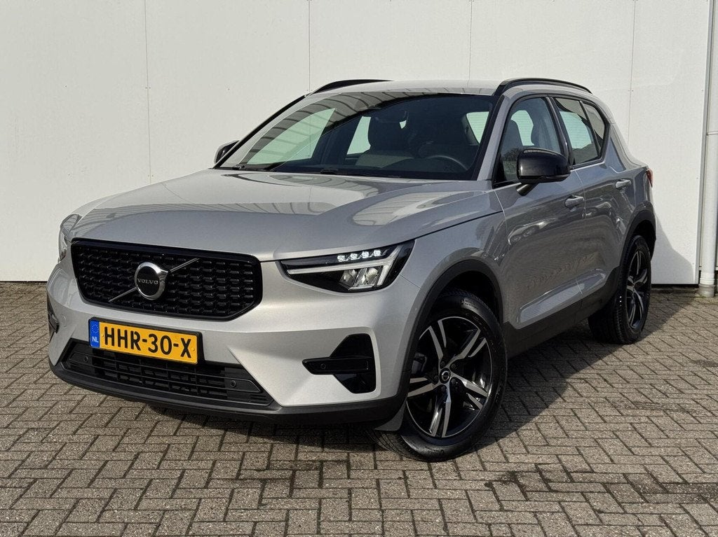 Volvo XC40 B4 Plus Dark | Adaptief Cruis | Trekhaak | Stuur, Automatische klimaatregeling, Gebruikt, Euro 6, 4 cilinders
