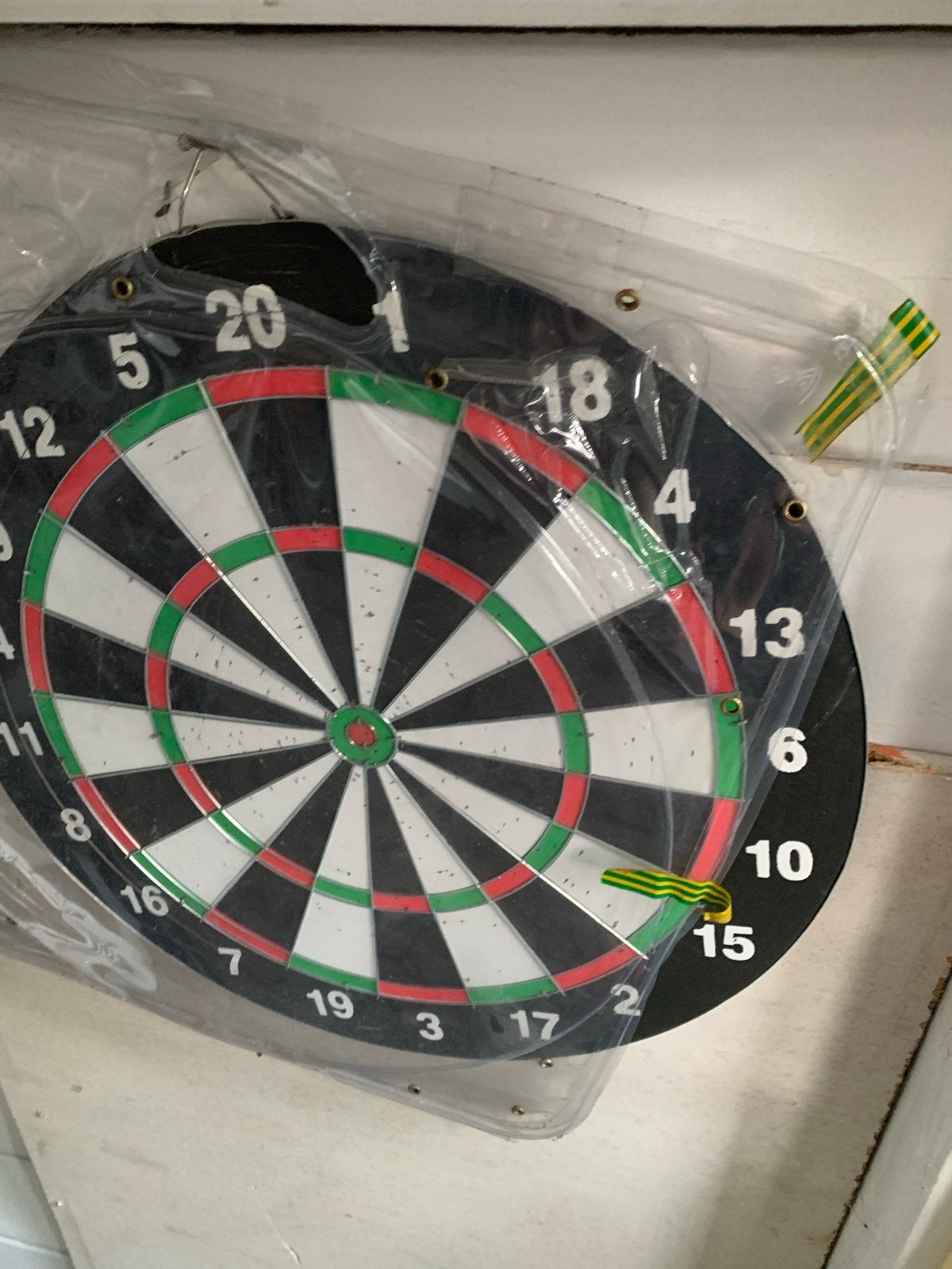 Dartbord met pijlen - Zo goed als nieuw, Sport en Fitness, Darts, Ophalen of Verzenden, Zo goed als nieuw, Dartbord met pijlen