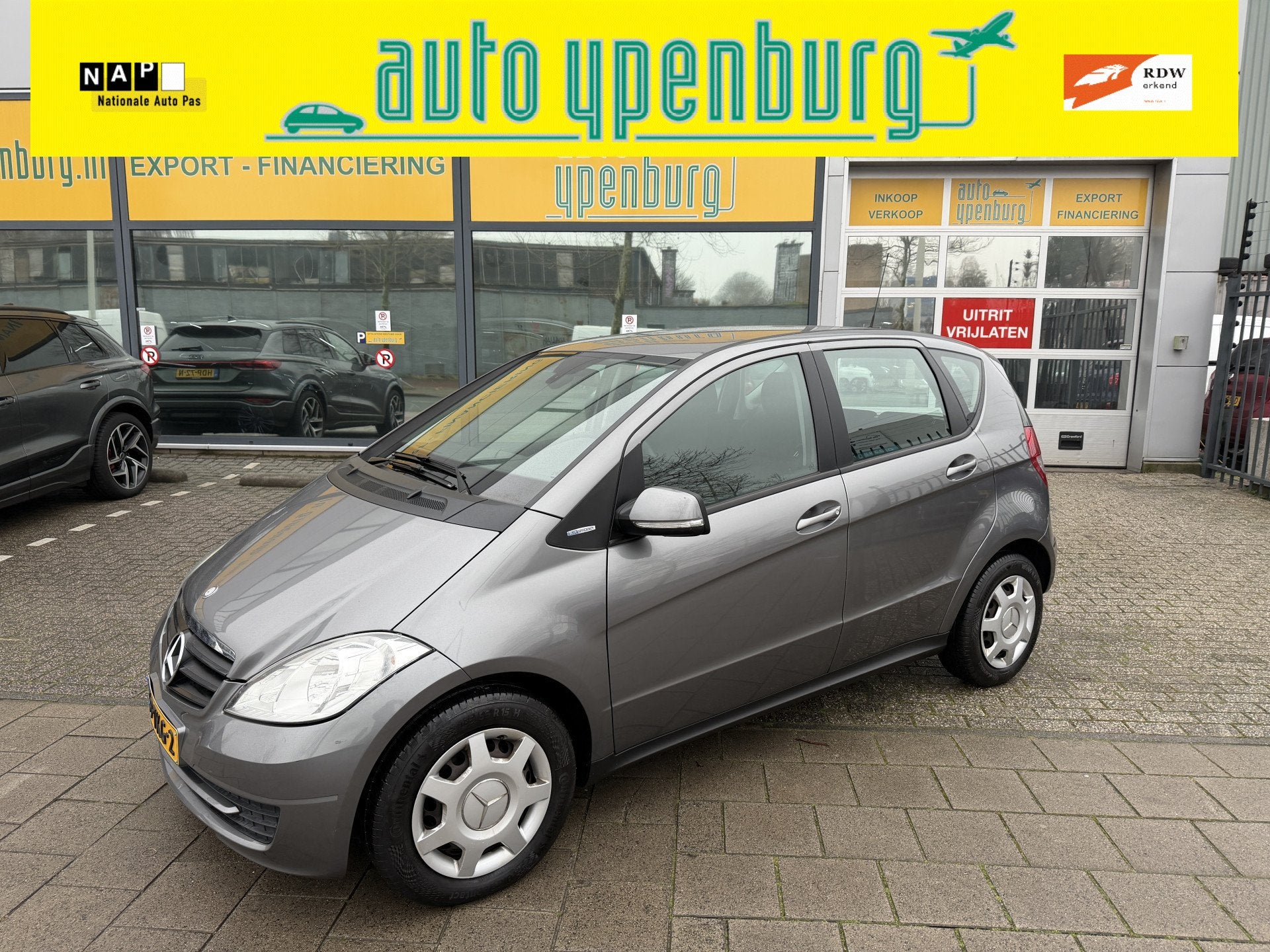 Mercedes-Benz A-Klasse 160 BlueEFFICIENCY * 133.576 Km * Air, Auto's, Voorwielaandrijving, Euro 5, Stof, 49 €/maand