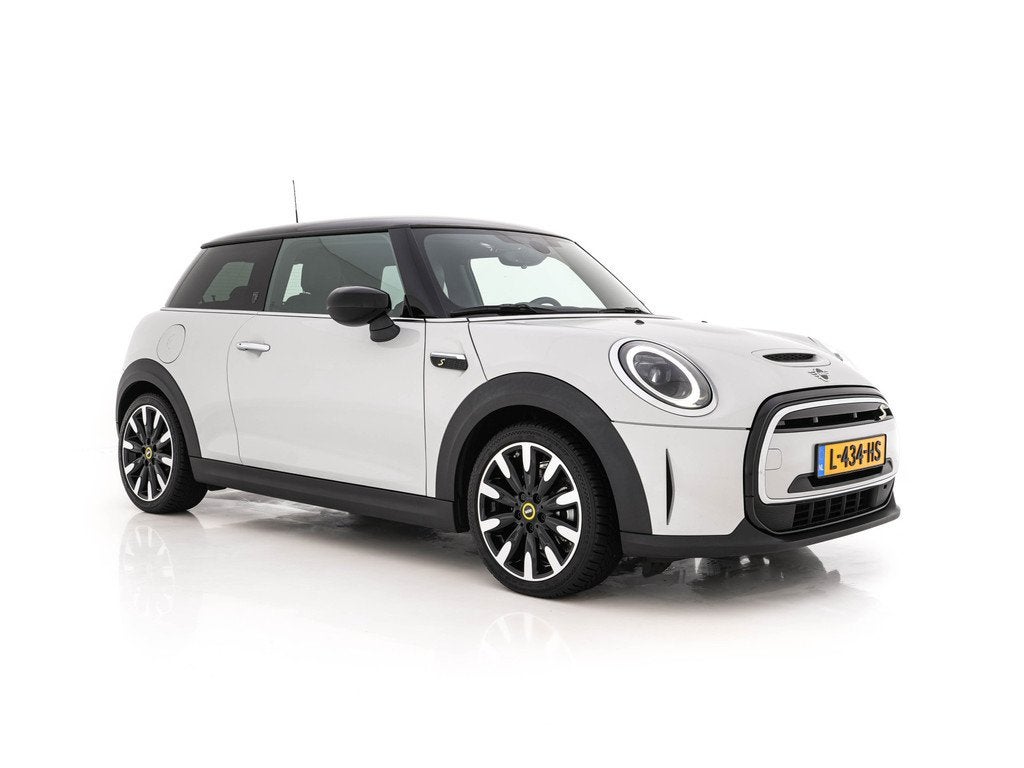 MINI Electric MINI Yours 33 kWh [3-Fase-11kW] {SoH-95%} (INC, Auto's, Mini, 4 stoelen, Stoelverwarming, 184 pk, 28 kWh