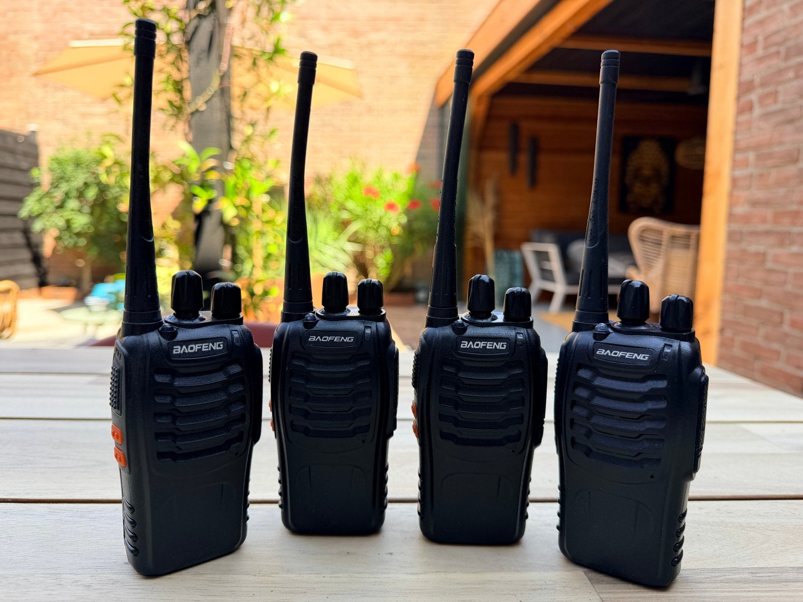 4x Baofeng Portofoons met Opladers, Headsets & Broekriemclip, Telecommunicatie, Portofoons en Walkie-talkies, Gebruikt, Met broekklem
