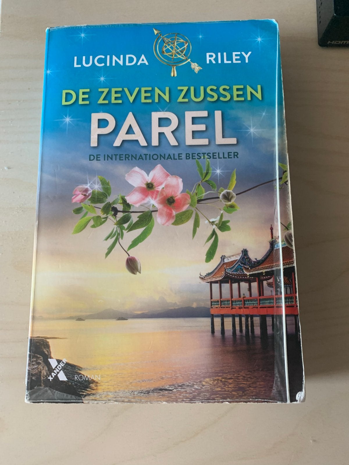 De Zeven Zussen - Parel - Lucinda Riley (gelezen), Boeken, Romans, Gelezen, Ophalen of Verzenden