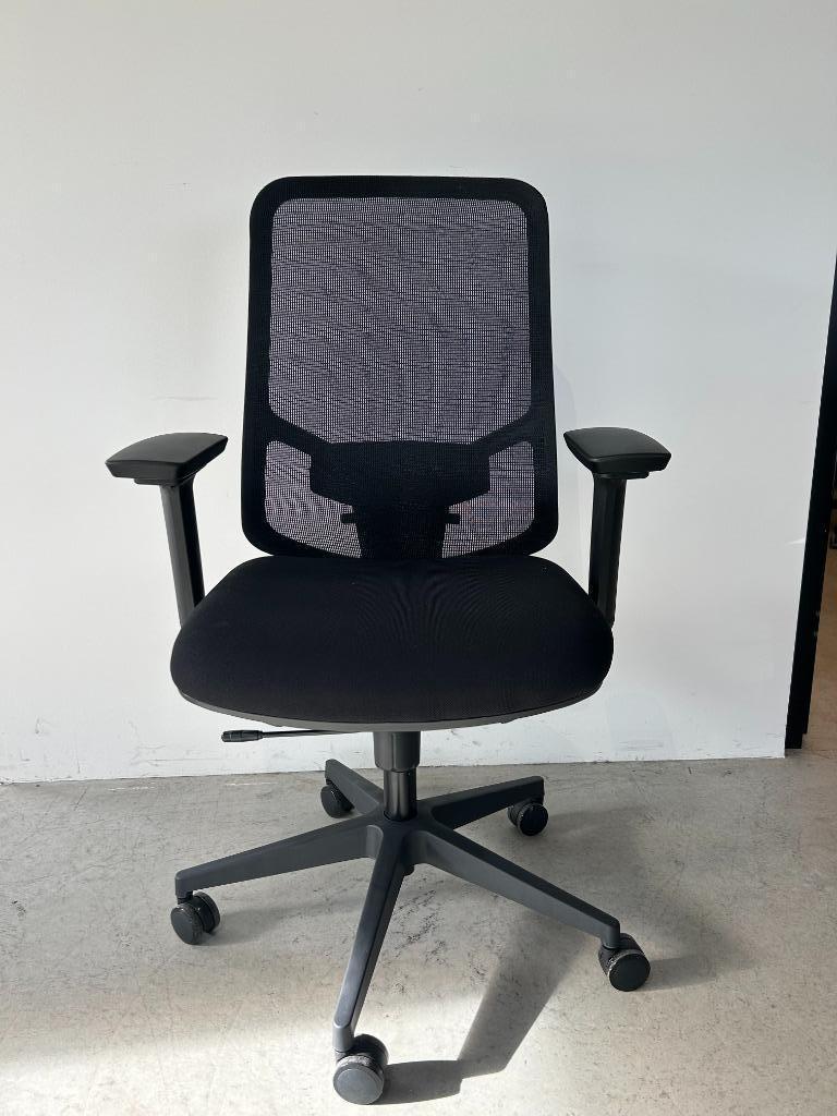 Ergonomische bureaustoel van Flexis, Zwart, Nieuw, Ophalen of Verzenden, Bureaustoel