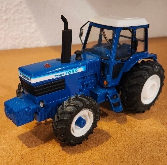 Britains 42841 Ford TW 30 1:32 Tractor, Ophalen of Verzenden