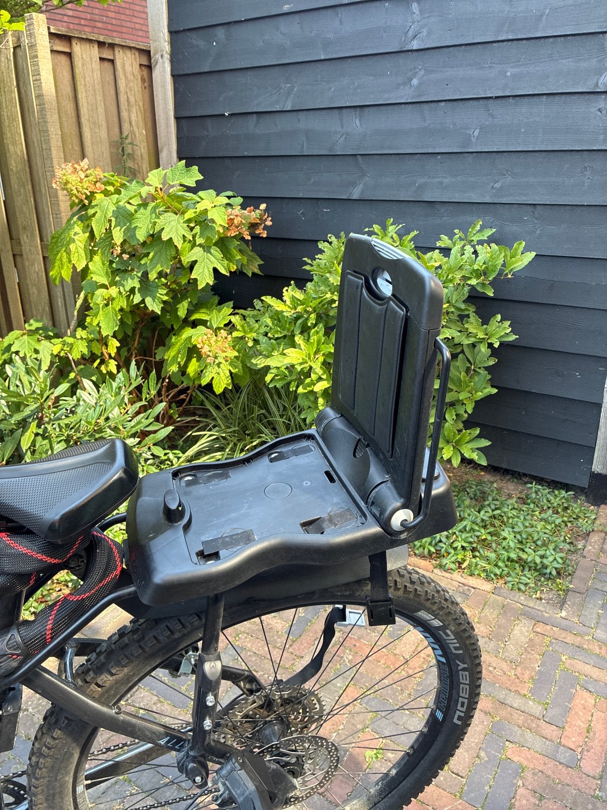 BOBIKE ACHTERZITJE JUNIOR PLUS FRAMEBEVESTIGING URBAN BLACK, Fietsen en Brommers, Fietsaccessoires | Fietsstoeltjes, Achterzitje