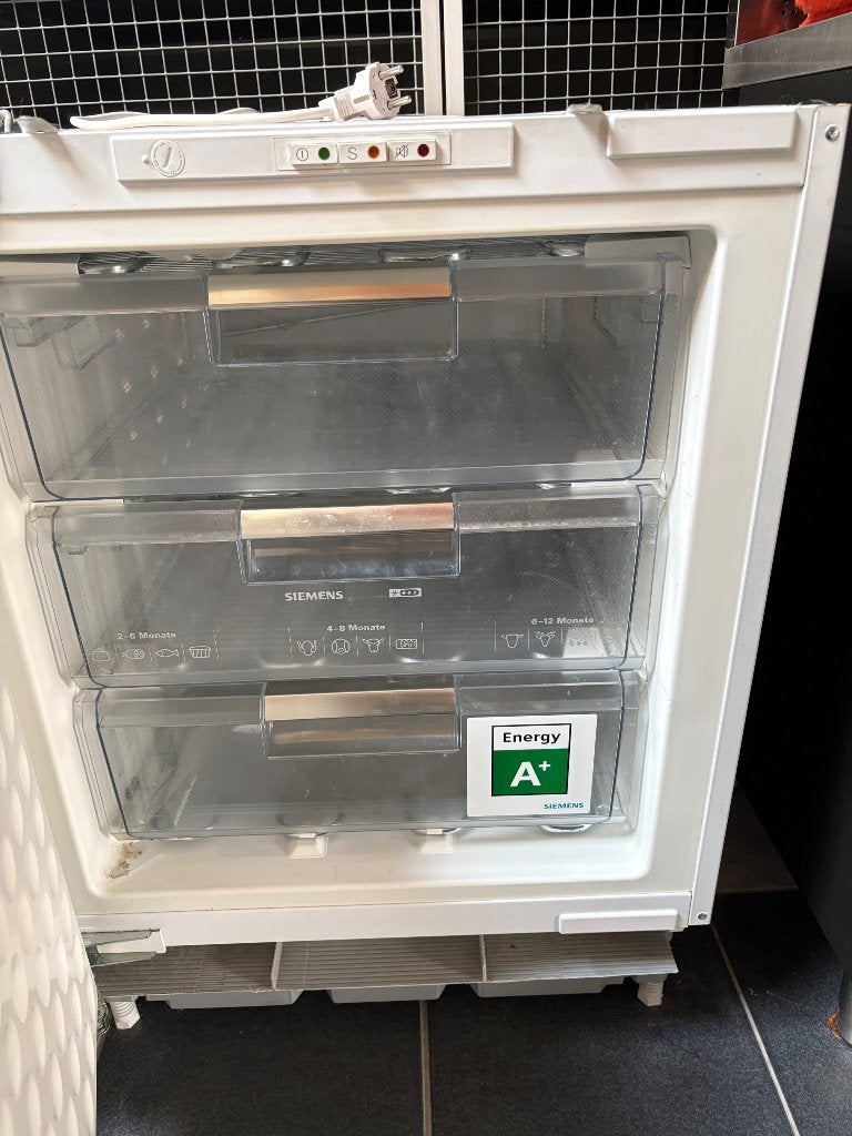 Inbouw vriezer Siemens, Minder dan 85 cm, Minder dan 60 cm, Zo goed als nieuw, Energieklasse A of zuiniger