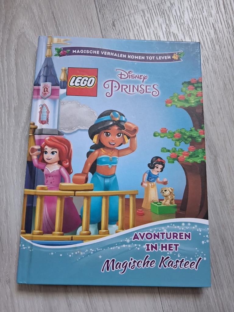 LEGO Disney Prinses: Avonturen in het Magische Kasteel, Ophalen of Verzenden, Zo goed als nieuw, Sprookjes, Laura buller