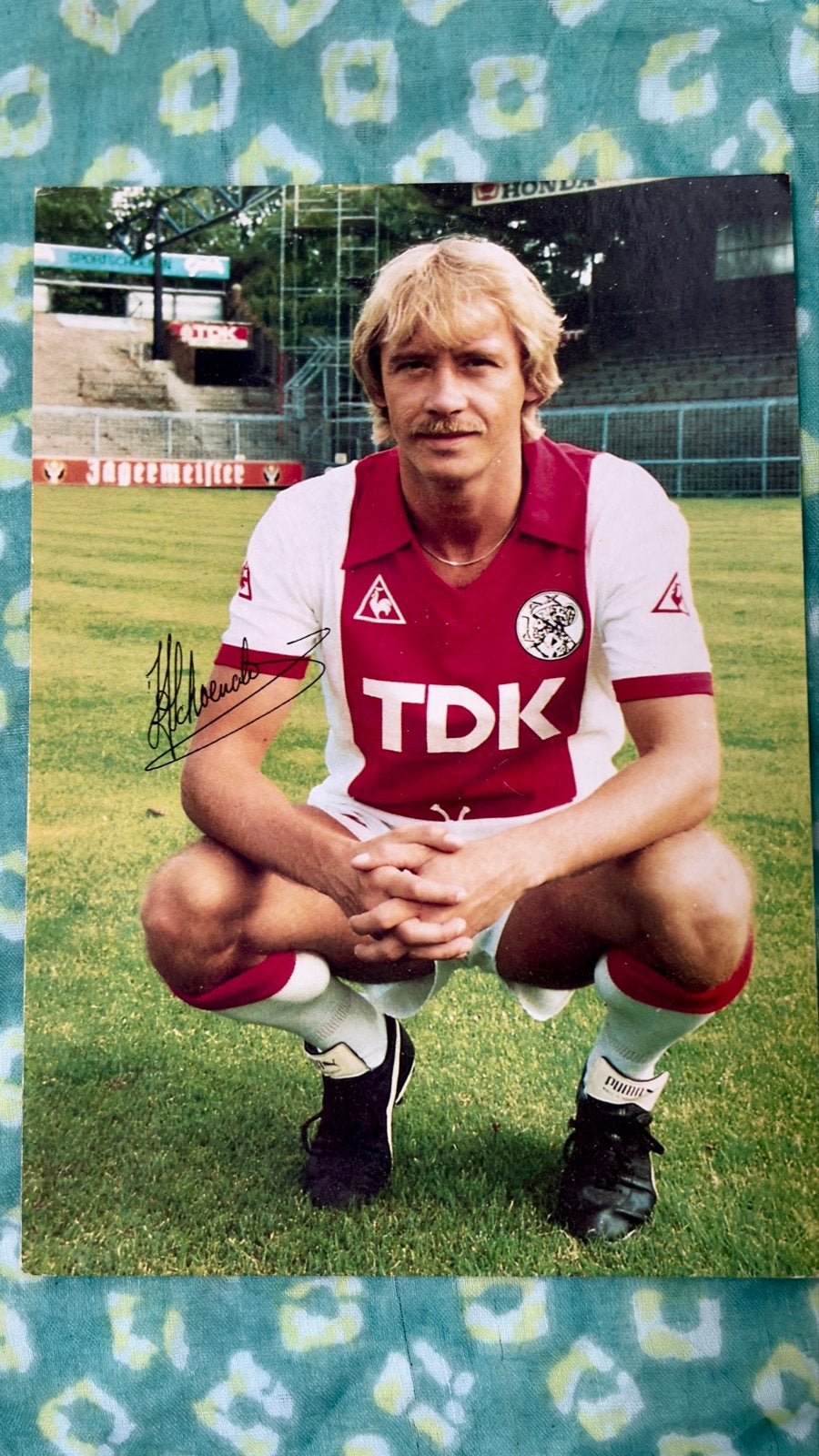 Vintage Ajax Dick Schoenaker gesigneerde spelerskaart TDK, Ophalen of Verzenden, Gebruikt, Ajax, Spelerskaart