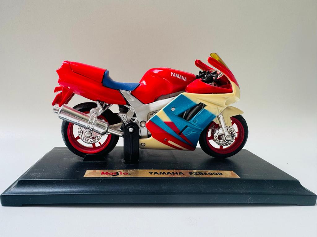 Maisto Yamaha FZR600R modelmotor - prima staat, Ophalen, Gebruikt, Motor