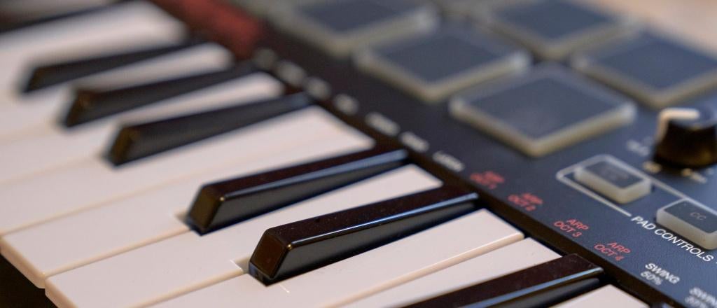 Toetsenist GEZOCHT voor coverband in Parkstad (Kerkrade), Contacten en Berichten, Muziek maken en Bandleden