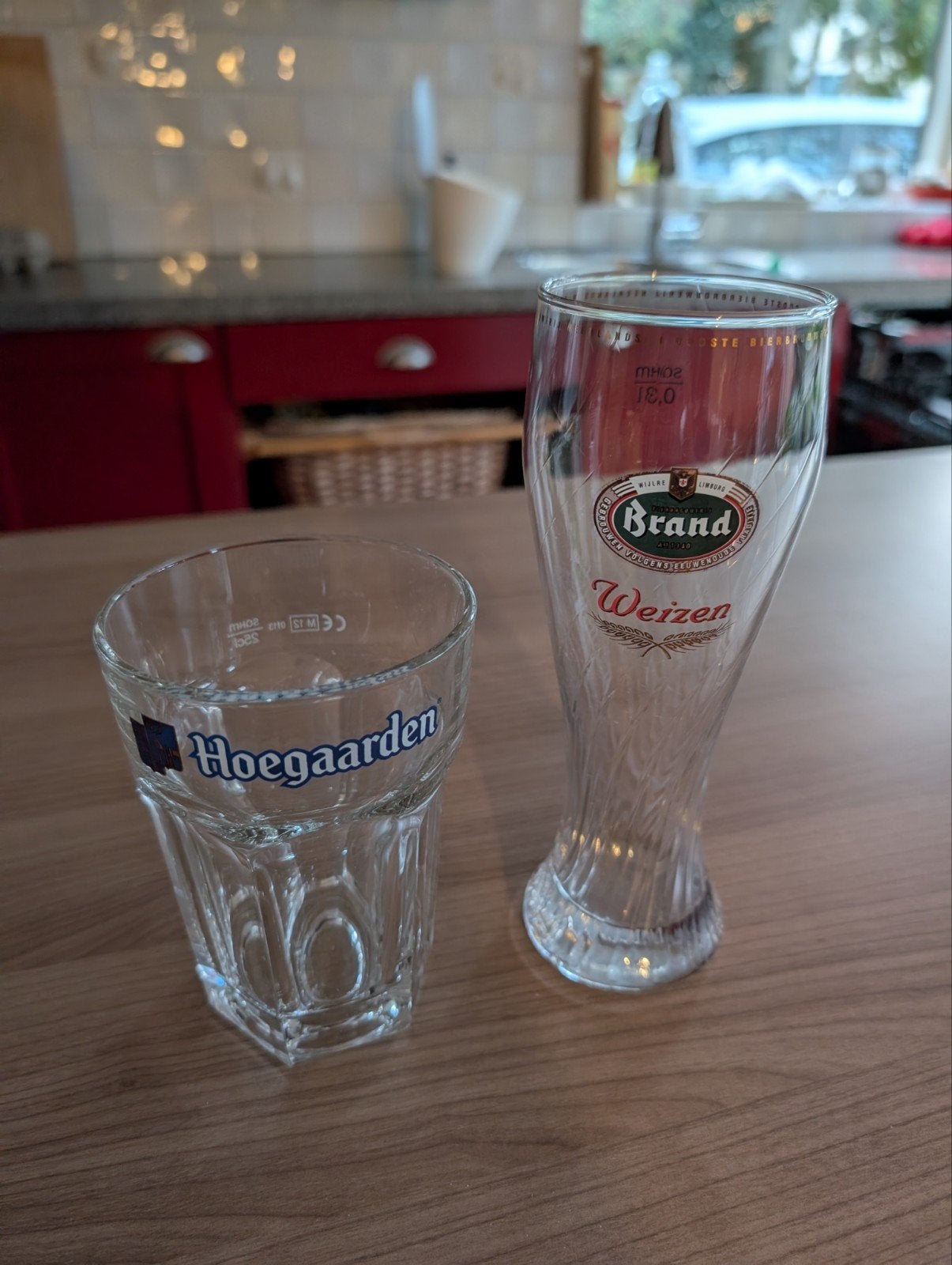 2 gratis bierglazen: Hoegaarden en Brand Weizen, Ophalen, Gebruikt, Glas