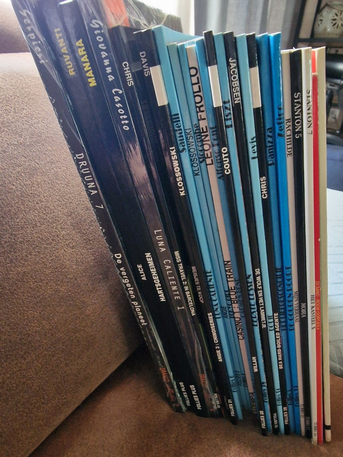 Erotische strips 25 stuks á €50, Ophalen of Verzenden, Nieuw, Stripboeken