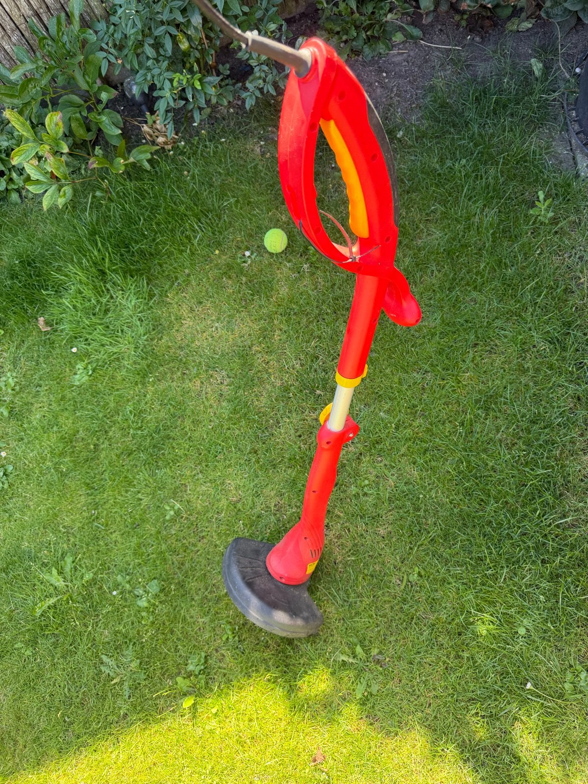Wolf-Garten grastrimmer - Elektrisch, lichtgewicht, Tuin en Terras, Ophalen, Gebruikt, 30 tot 50 cm, Elektrisch