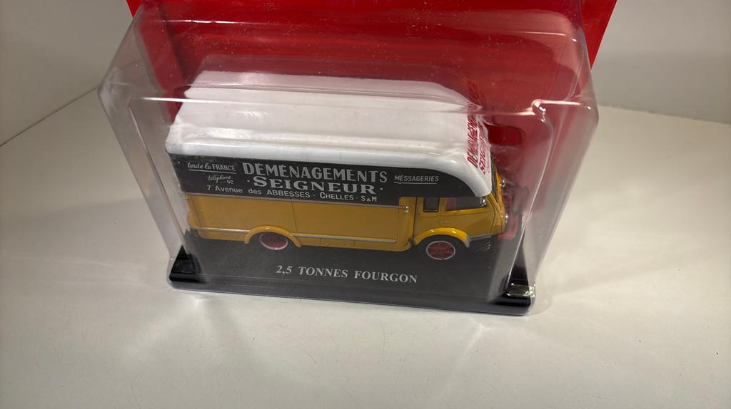 2.5 tonnes fourgon hachette 1.43, Hobby en Vrije tijd, Overige merken, Auto, Ophalen of Verzenden, A