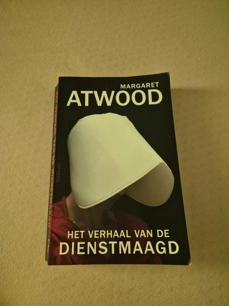 Het Verhaal van de Dienstmaagd - Margaret Atwood, Ophalen, Gelezen, Margaret Atwood