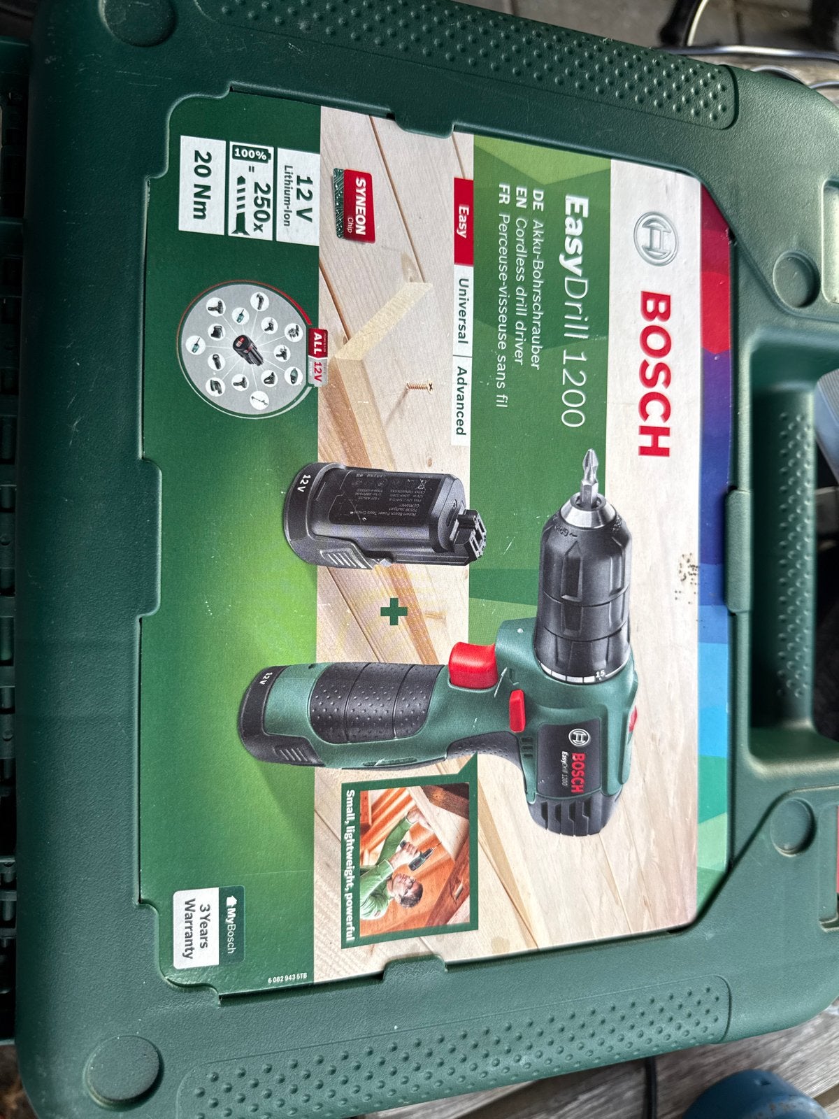 Bosch EasyDrill 1200 Accuboormachine met Accu en Oplader, Gebruikt, Variabele snelheid, Ophalen of Verzenden, Boor- en Schroefmachine