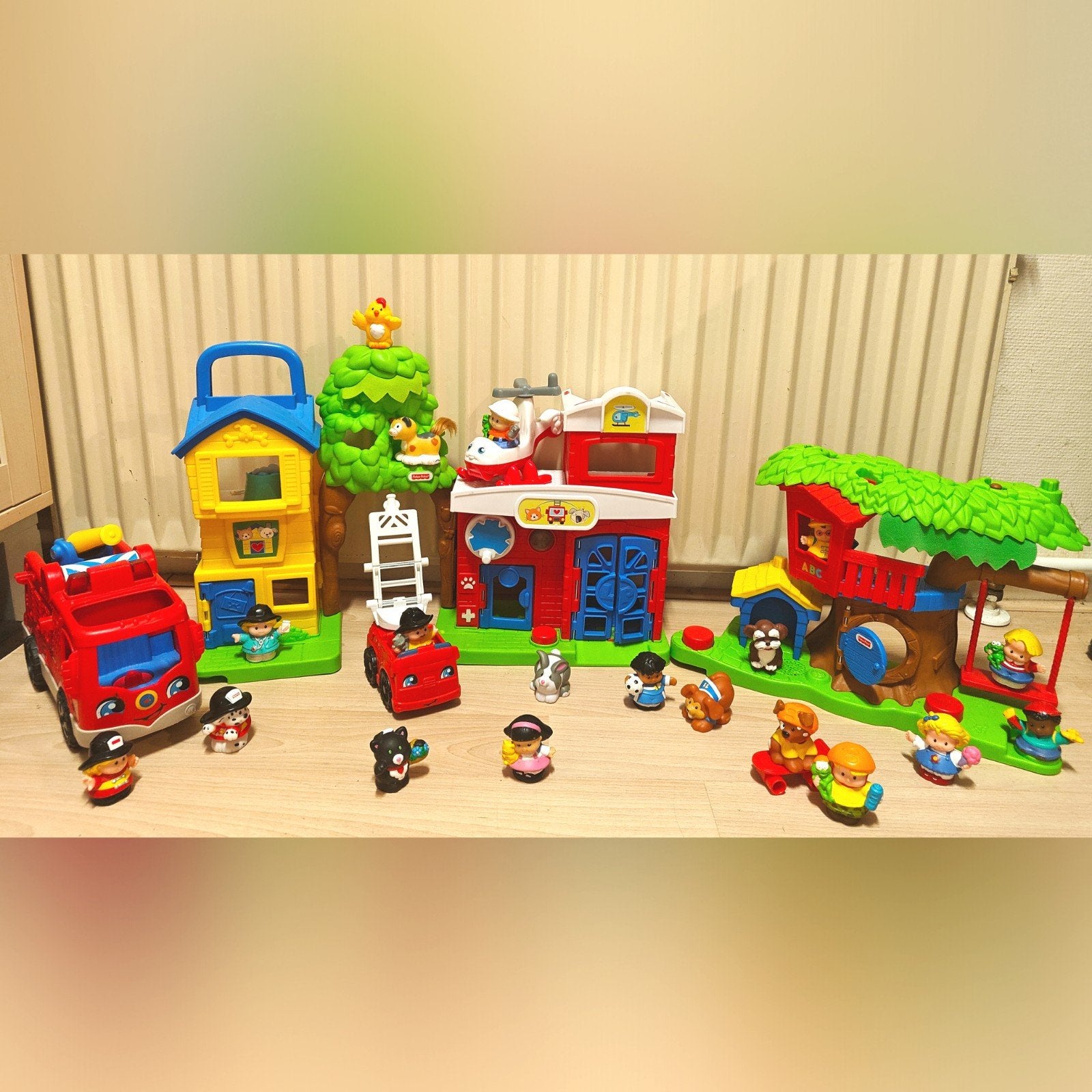 Grote Fisher Price Little People set met veel figuren., Ophalen of Verzenden, Gebruikt, Overige typen, Met geluid