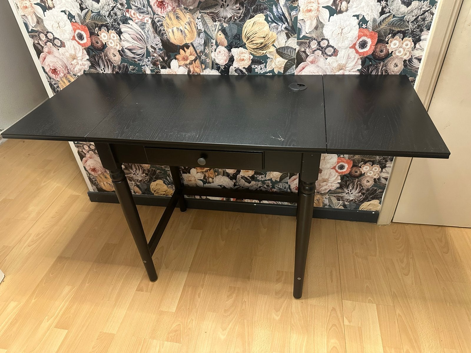 Zwart ikea bureau met lade en kabelgoot - inklapbaar, Ophalen, Zwart, Gebruikt, Overige merken