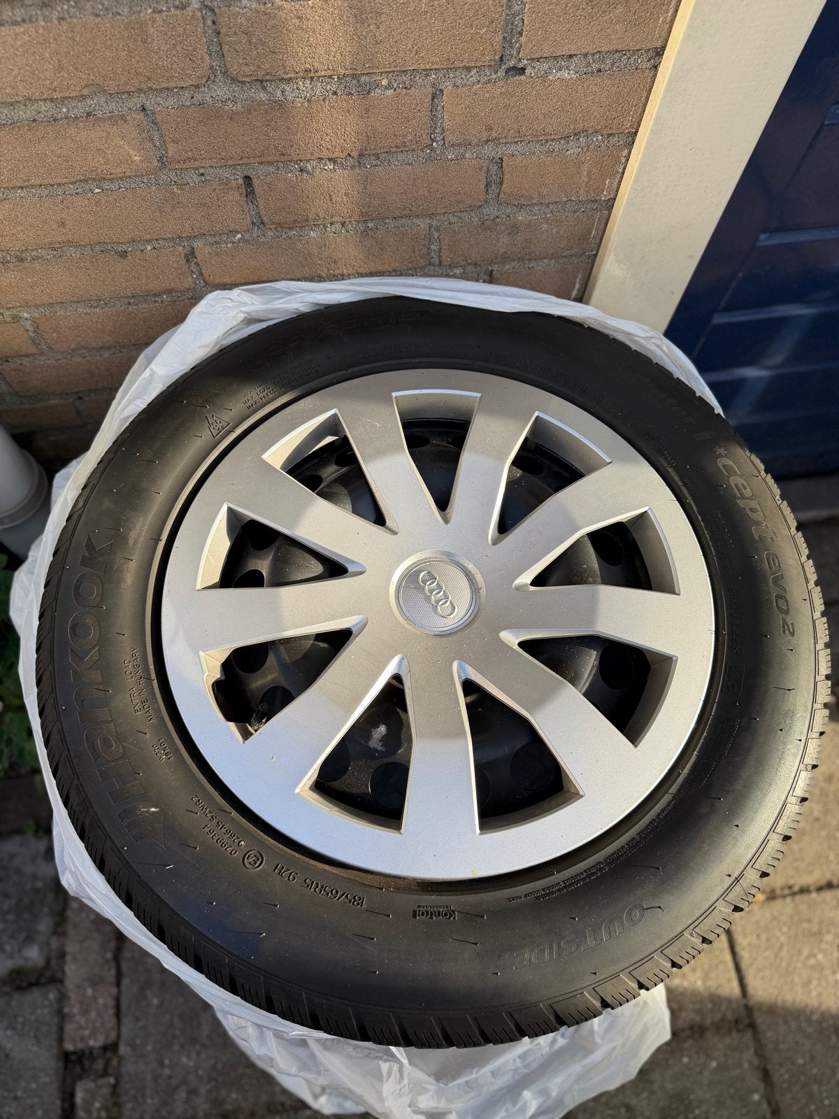 Winterbanden velgen Hankook 185 65 15 Audi A1 polo ibiza, Gebruikt, 15 inch, Banden en Velgen, Personenwagen