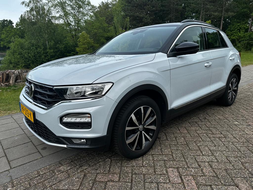 Volkswagen T-Roc 1.0 TSI 115pk 2018 Wit virtuele cockpit, Auto's, Volkswagen, Voorwielaandrijving, Stof, Wit, Origineel Nederlands