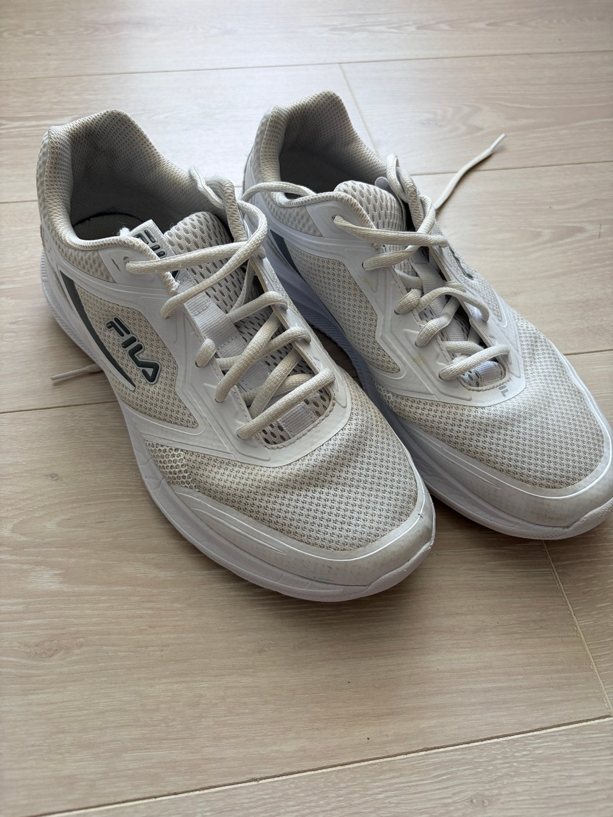 Fila Sportschoenen Maat 41,5 - Ideaal voor Gym/Binnensporten, Ophalen of Verzenden, Gedragen, Wit, Sportschoenen