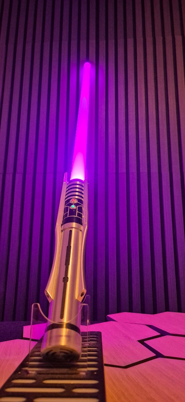 Lightsaber met meerdere kleuren en geluidseffecten, Ophalen, Zo goed als nieuw, Replica