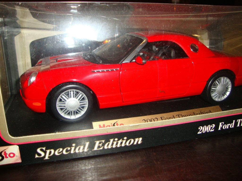 maisto ford thunderbird 2002, Hobby en Vrije tijd, Ophalen of Verzenden, Nieuw, Auto, Maisto