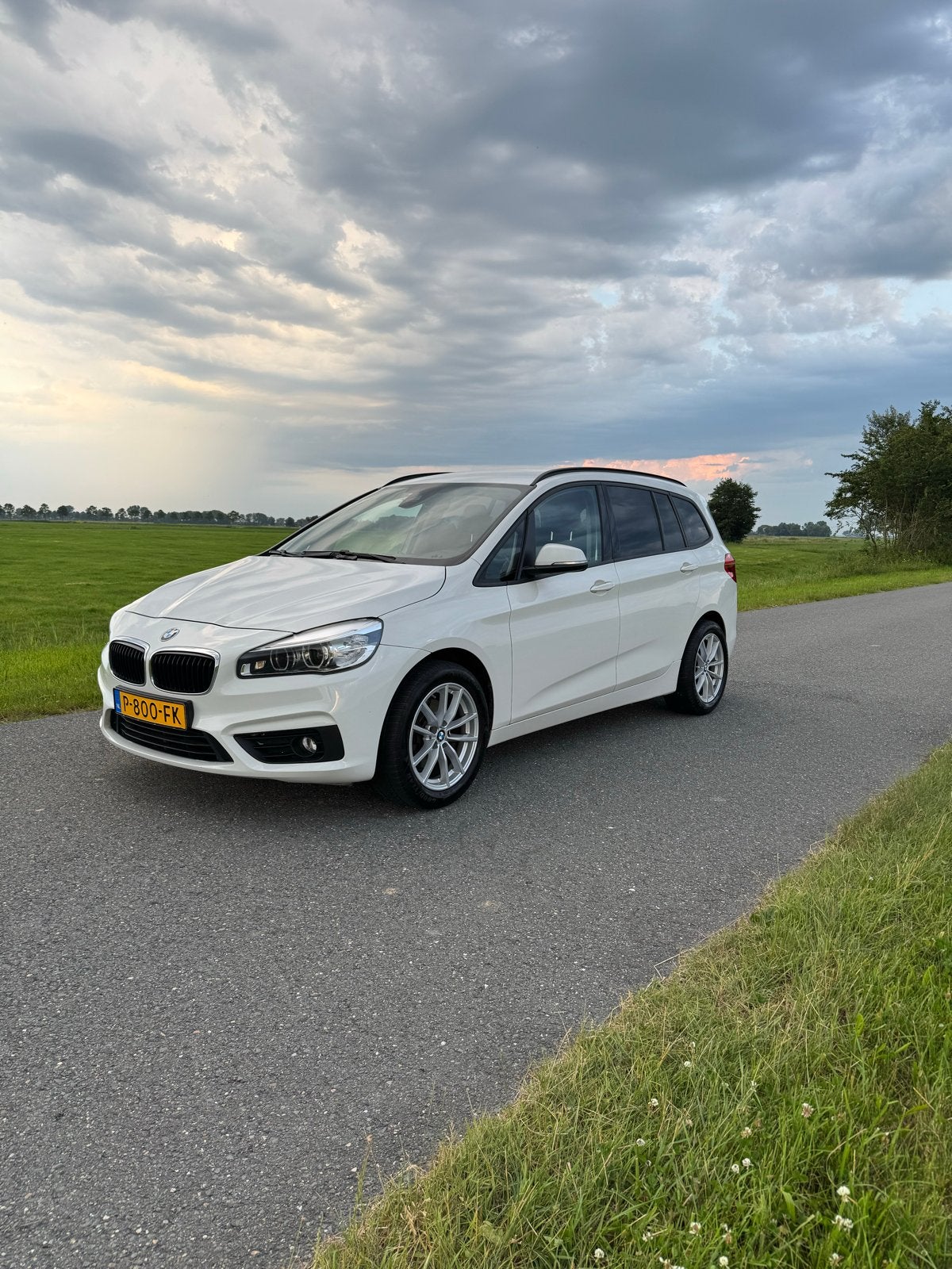 BMW 2-Serie Gran Tourer 1.5 218I 2015 Wit, Auto's, BMW, Voorwielaandrijving, 136 pk, Zwart, 2-Serie Gran Tourer
