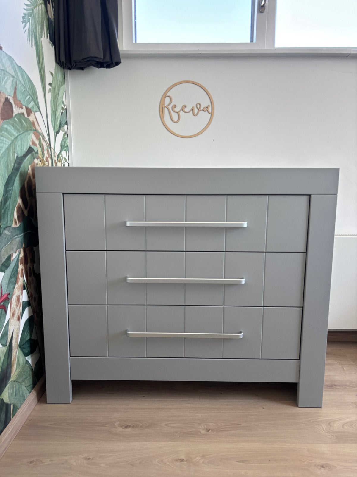 Grijze Bopita commode (zeer nette staat), Kinderen en Baby's, Kinderkamer | Commodes en Kasten, Ophalen, 50 tot 70 cm, 100 cm of meer