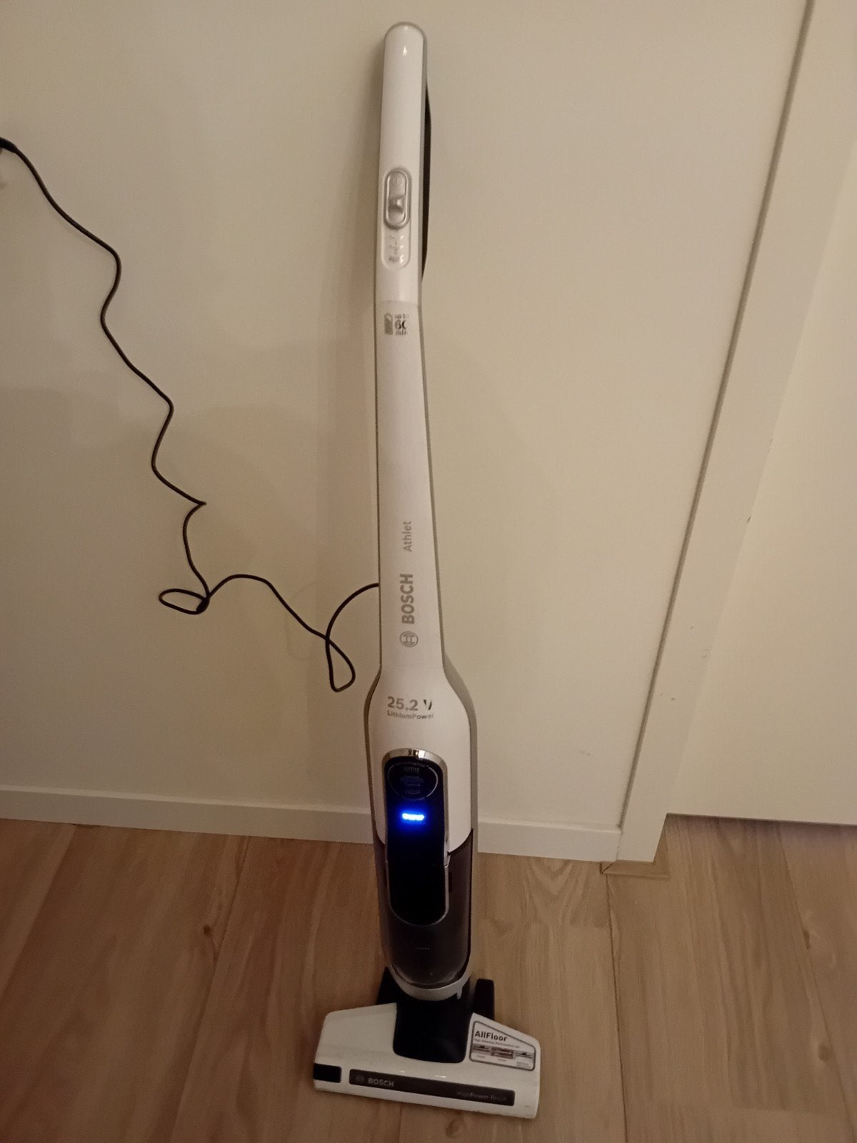 Bosch Athlet 25.2V Draadloze Steelstofzuiger - AllFloor, Draadloos, Gebruikt, Bosch, Ophalen of Verzenden