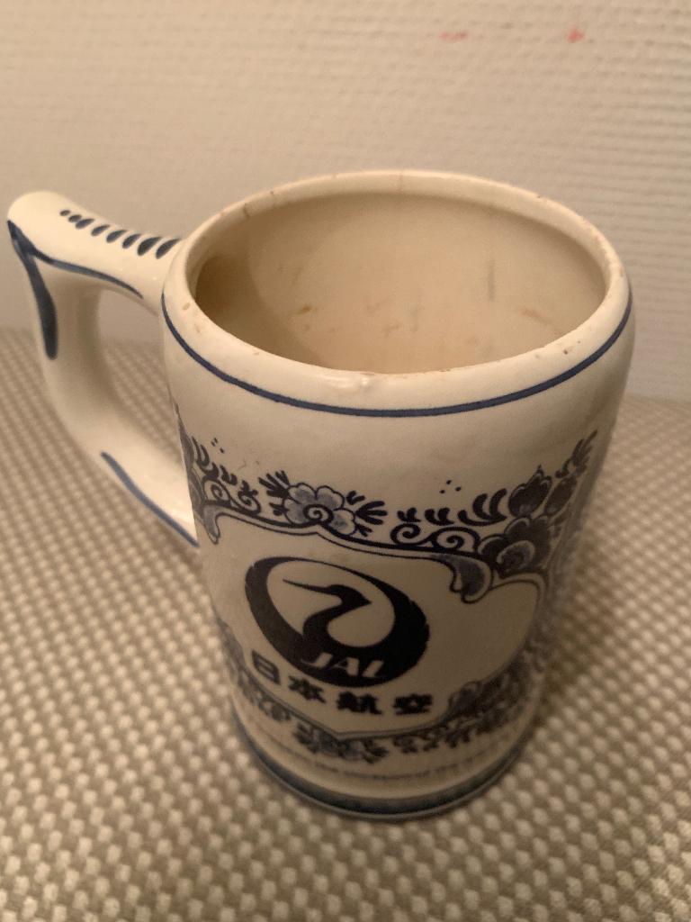 Delfts blauw bierpul 1974 - Heineken & Japan Airlines JAL, Verzamelen, Biermerken, Ophalen of Verzenden, Gebruikt, Pul(len), Heineken