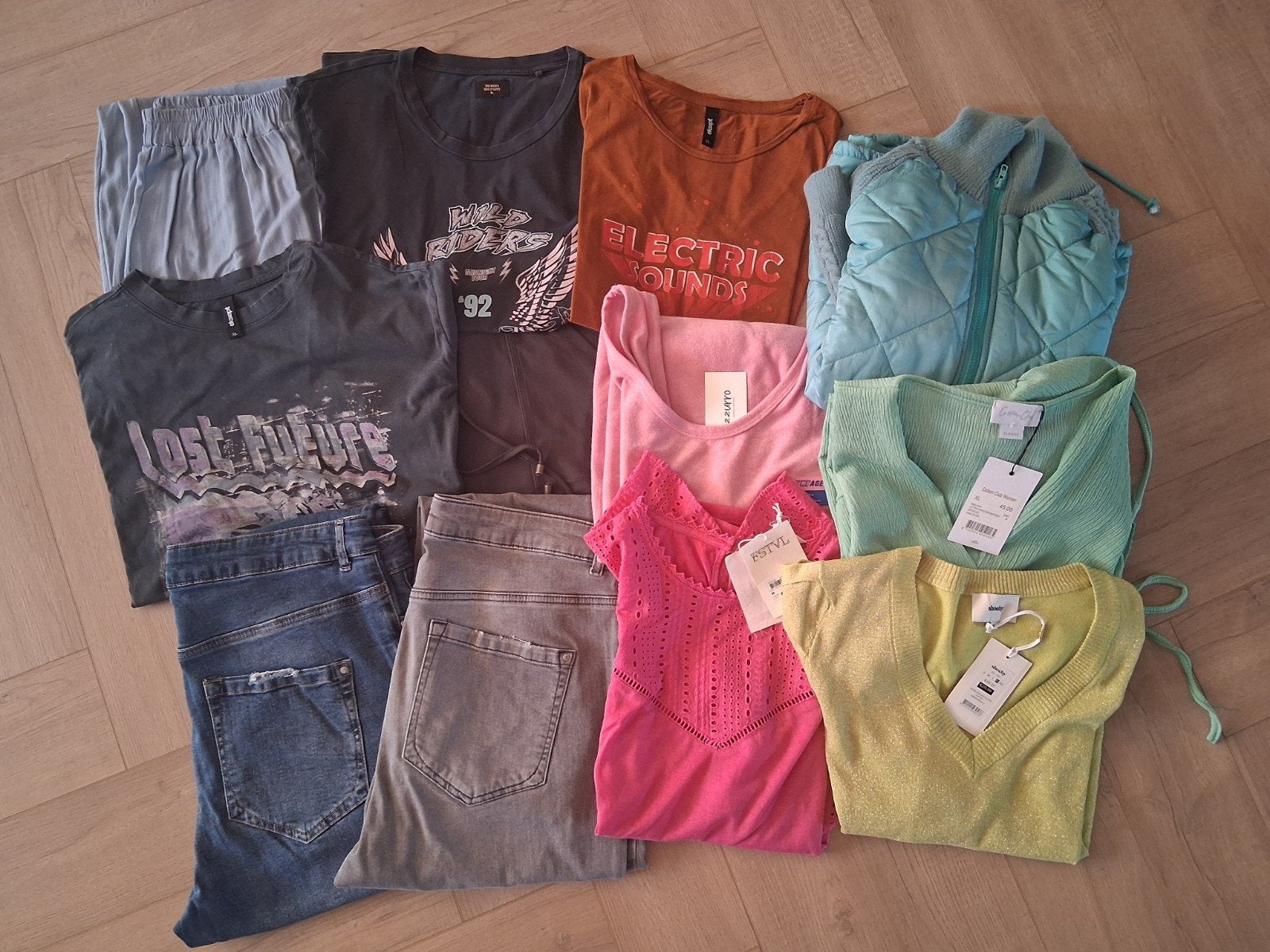 Mooi, deels NIEUW dames kledingpakket oa rok shirt broek jas, Ophalen of Verzenden, Nieuw, Maat 42/44 (L)