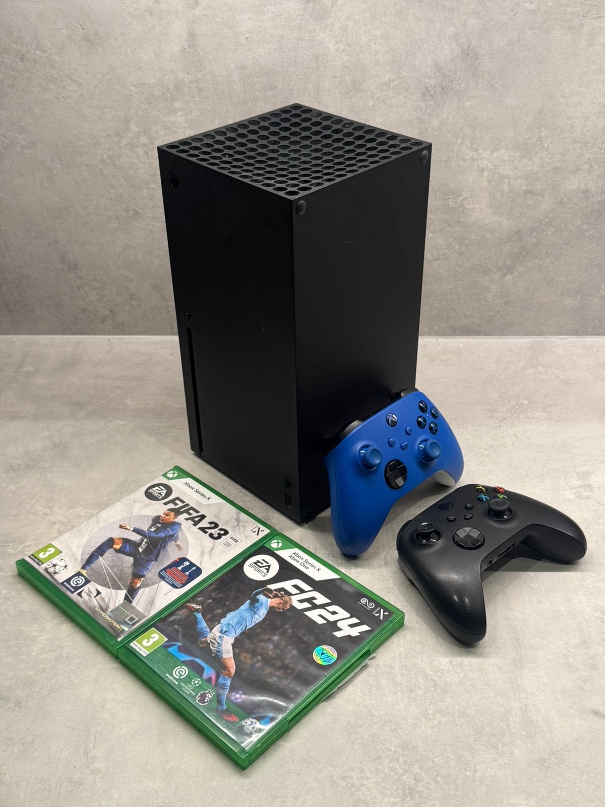 Xbox Series X 1TB Disc - met 2 Controllers en 2 Games