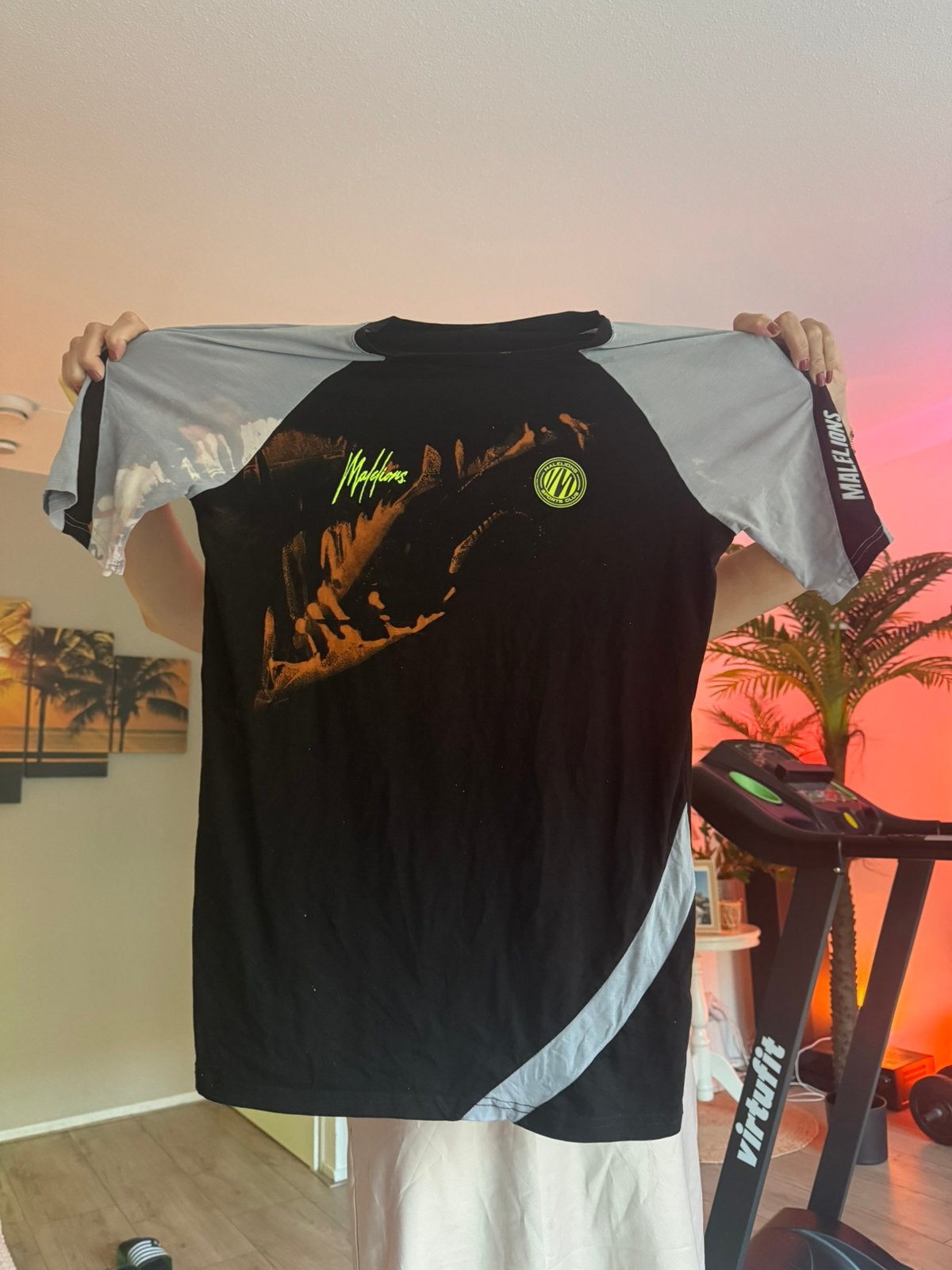 Gezocht Malelions t shirt maat M of L, Ophalen of Verzenden, Zo goed als nieuw, Korte mouw