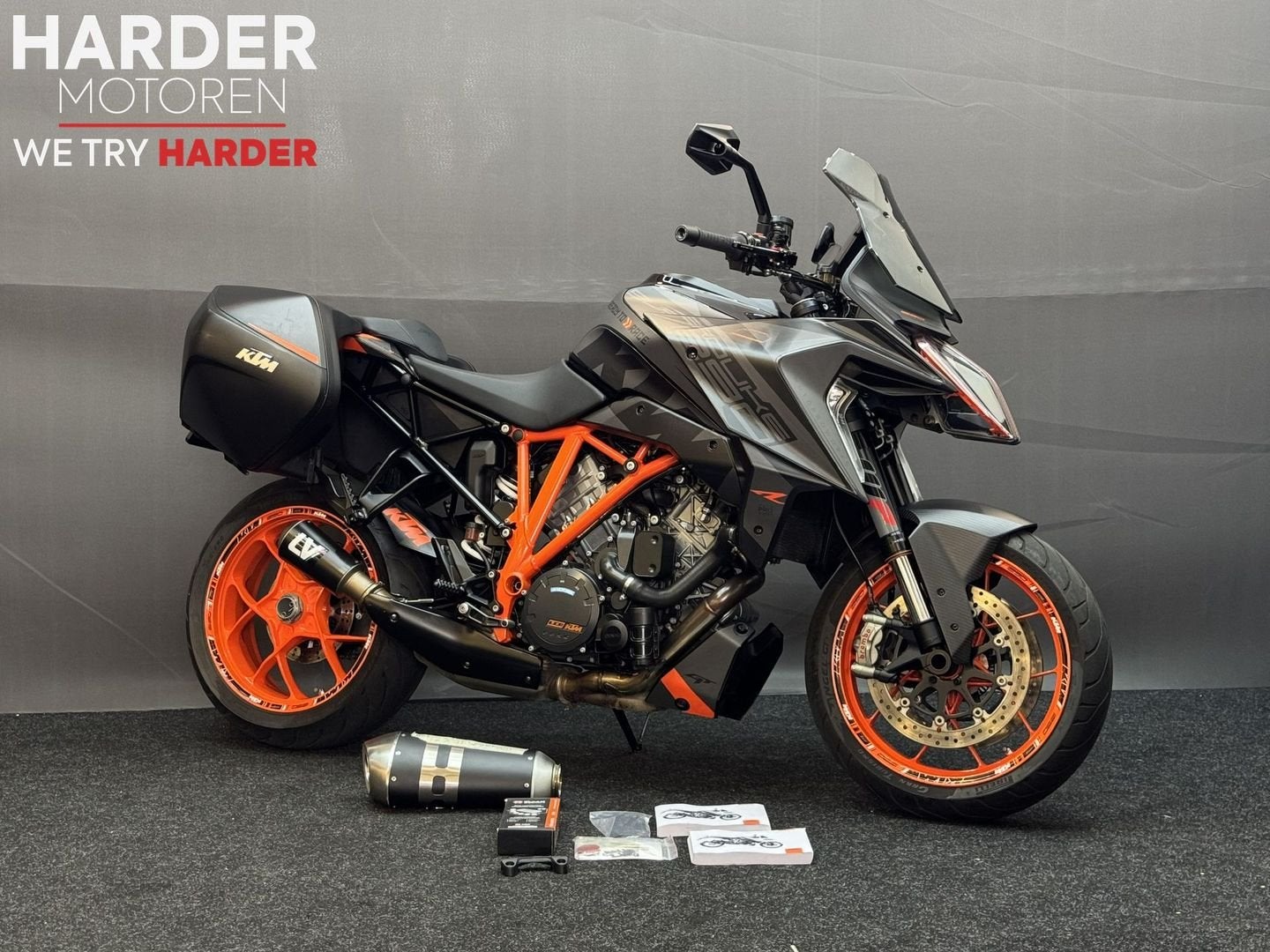 KTM 1290 SUPERDUKE GT | NIEUWSTAAT | VOL OPTIES | GARANTIE, 2 cilinders, KTM, Motorrijbewijs A, Bedrijf