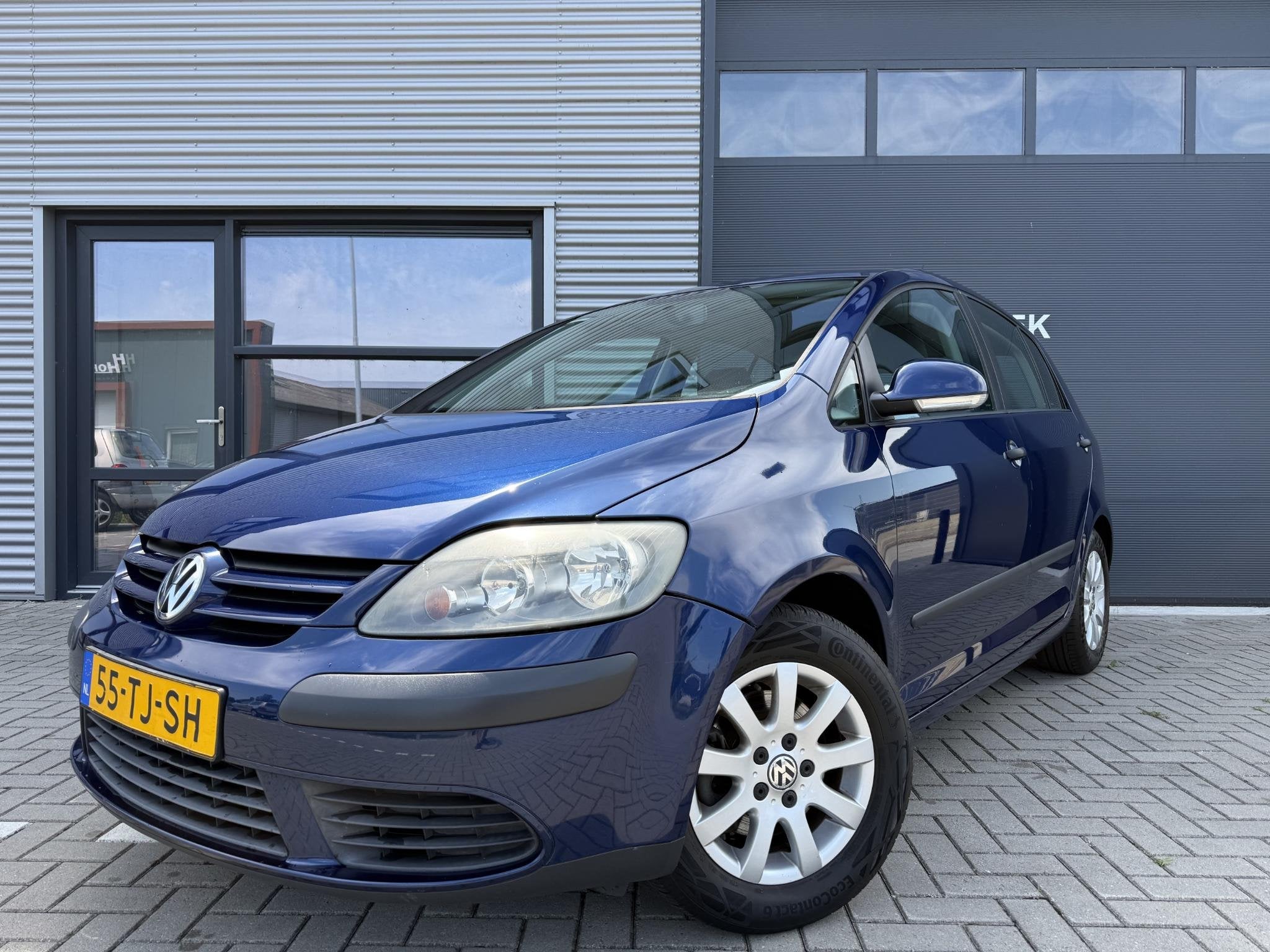Volkswagen Golf Plus 1.6 FSI Comfortline Nieuwe Koppeling, Auto's, Stof, Gebruikt, Zwart, 4 cilinders