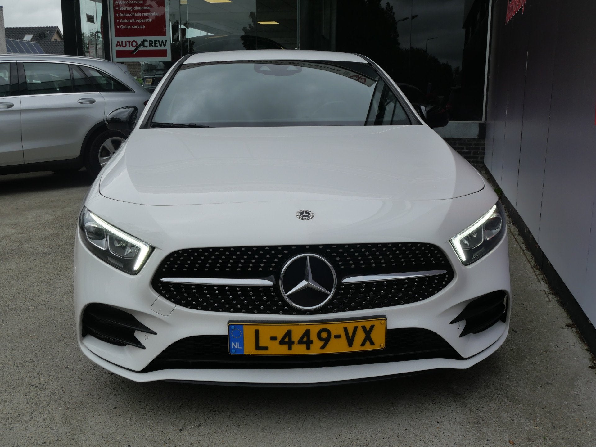 Mercedes-Benz A-Klasse 180 BUSINESS SOLUTION AMG | AUTOMAAT, Auto's, 136 pk, Gebruikt, 4 cilinders, Wit