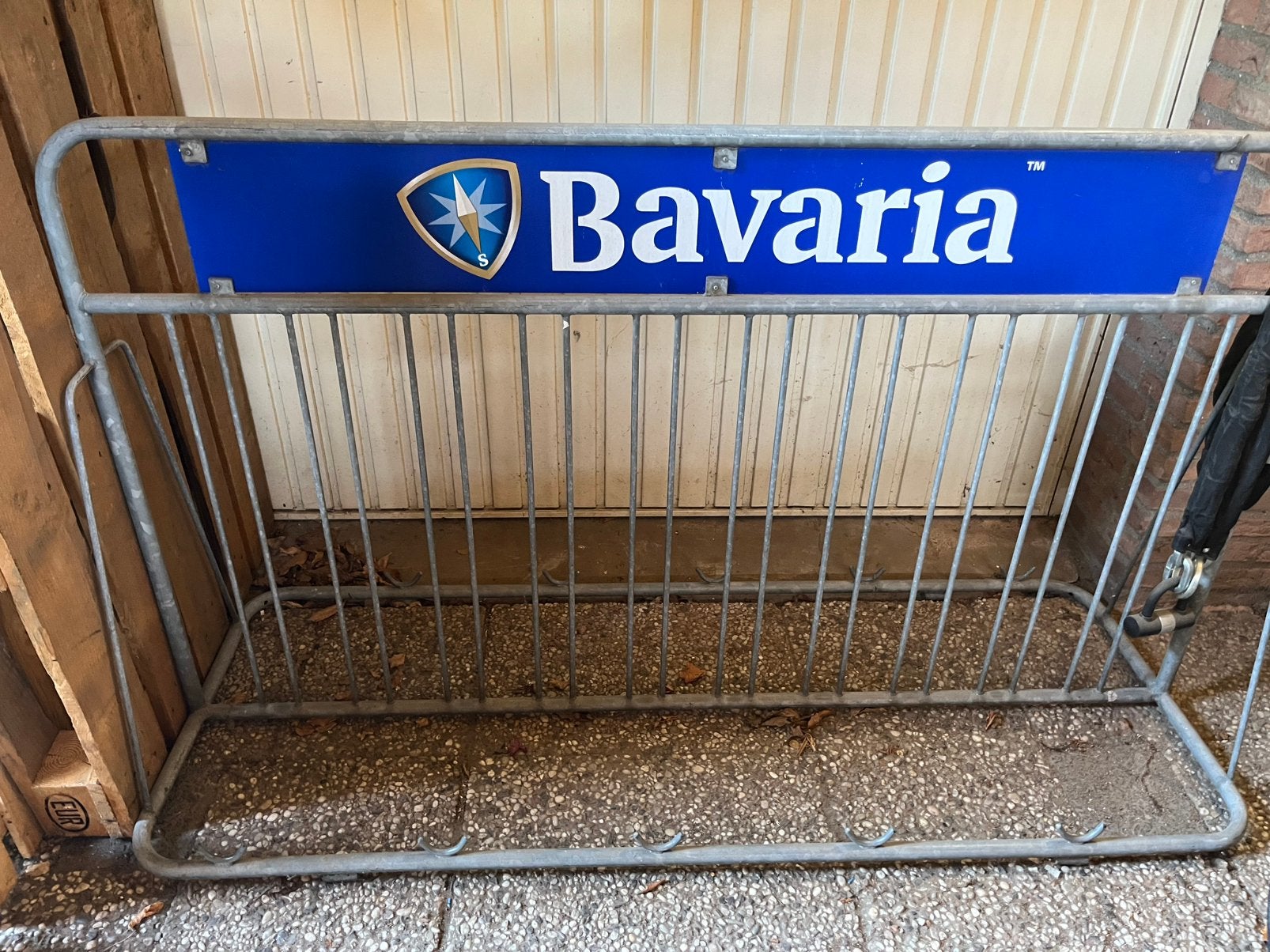 Bavaria fietsenrek, Ophalen, Zo goed als nieuw