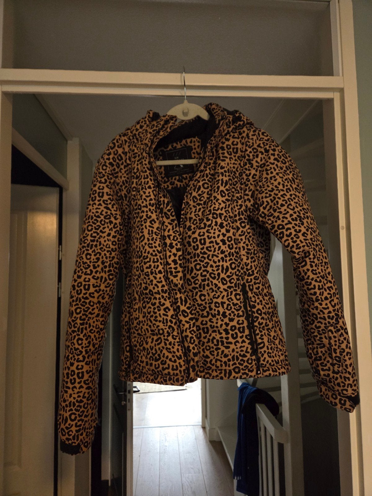 Protest ski-jas met luipaardprint - Maat L (40), Kleding | Dames, Zo goed als nieuw, Protest, Jack, Ophalen