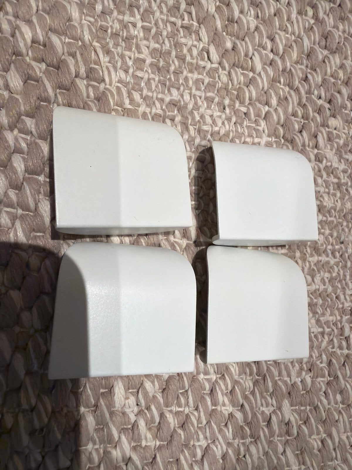 4 Witte IKEA Billsbro greepjes 40 mm, Ophalen of Verzenden, Zo goed als nieuw, Overige materialen, Klink of Kruk