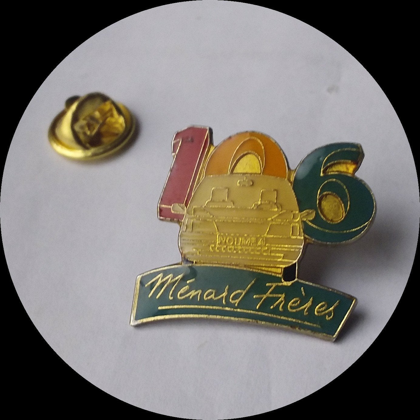 PEUGEOT 106 pin  Mènard Freres, Ophalen of Verzenden, Zo goed als nieuw, Transport, Speldje of Pin
