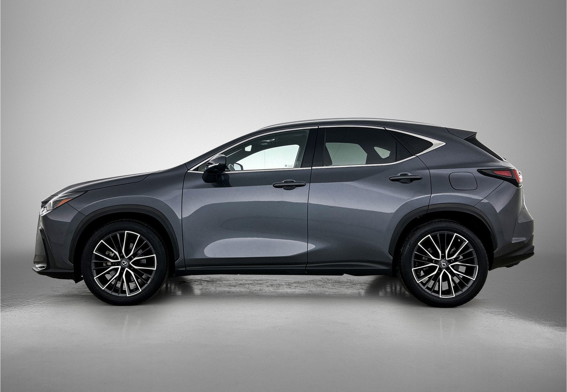 Lexus NX 450h+ AWD Executive Line | PDC | BLS | 360 Camera |, Auto's, Automaat, 12 maanden, Gebruikt, 4 cilinders