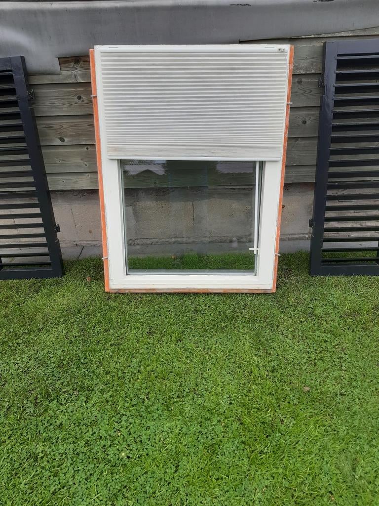 Kozijn merantie 0.73 breed en 0.98 cm, Ophalen, Gebruikt, Minder dan 75 cm, Raamkozijn