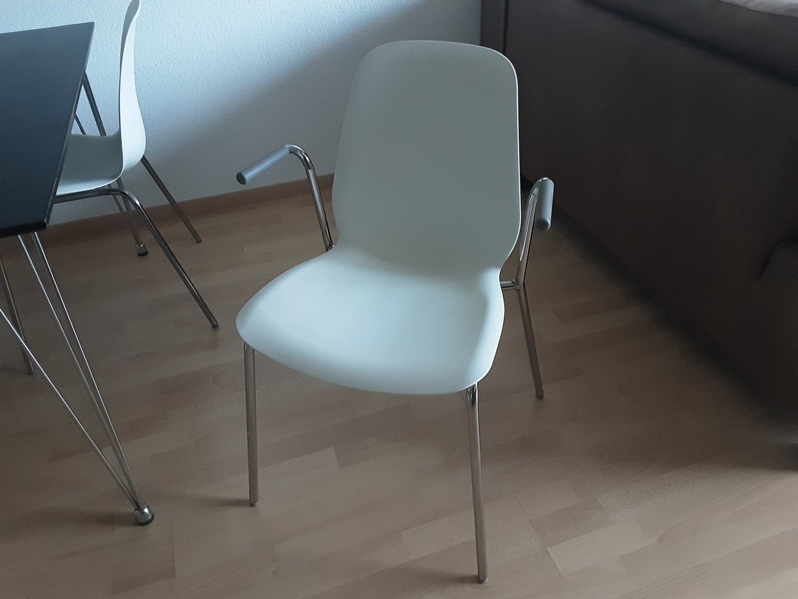 4 stoel met tafel, Ophalen, Gebruikt, Kunststof, Vier