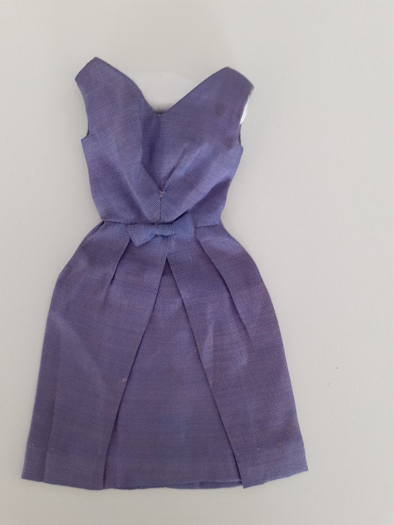 Vintage Barbie fashion "Campus Belle Dress" (1964), Verzamelen, Verzenden, Gebruikt, Kleertjes