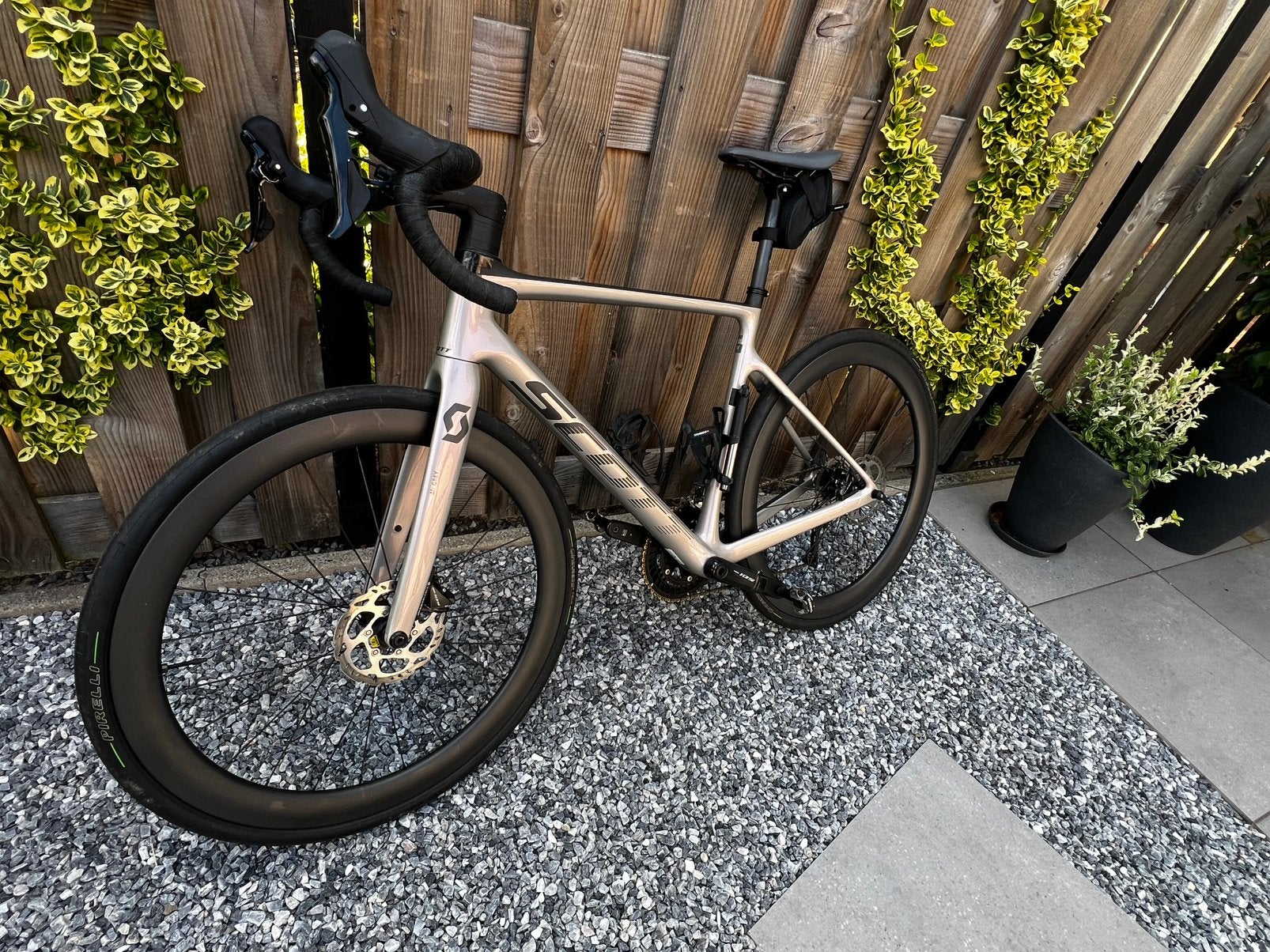 Scott Addict 30 M Shimano 105 Disc Carbon wiel. Foil.giant, 28 inch, Carbon, Zo goed als nieuw, Dames
