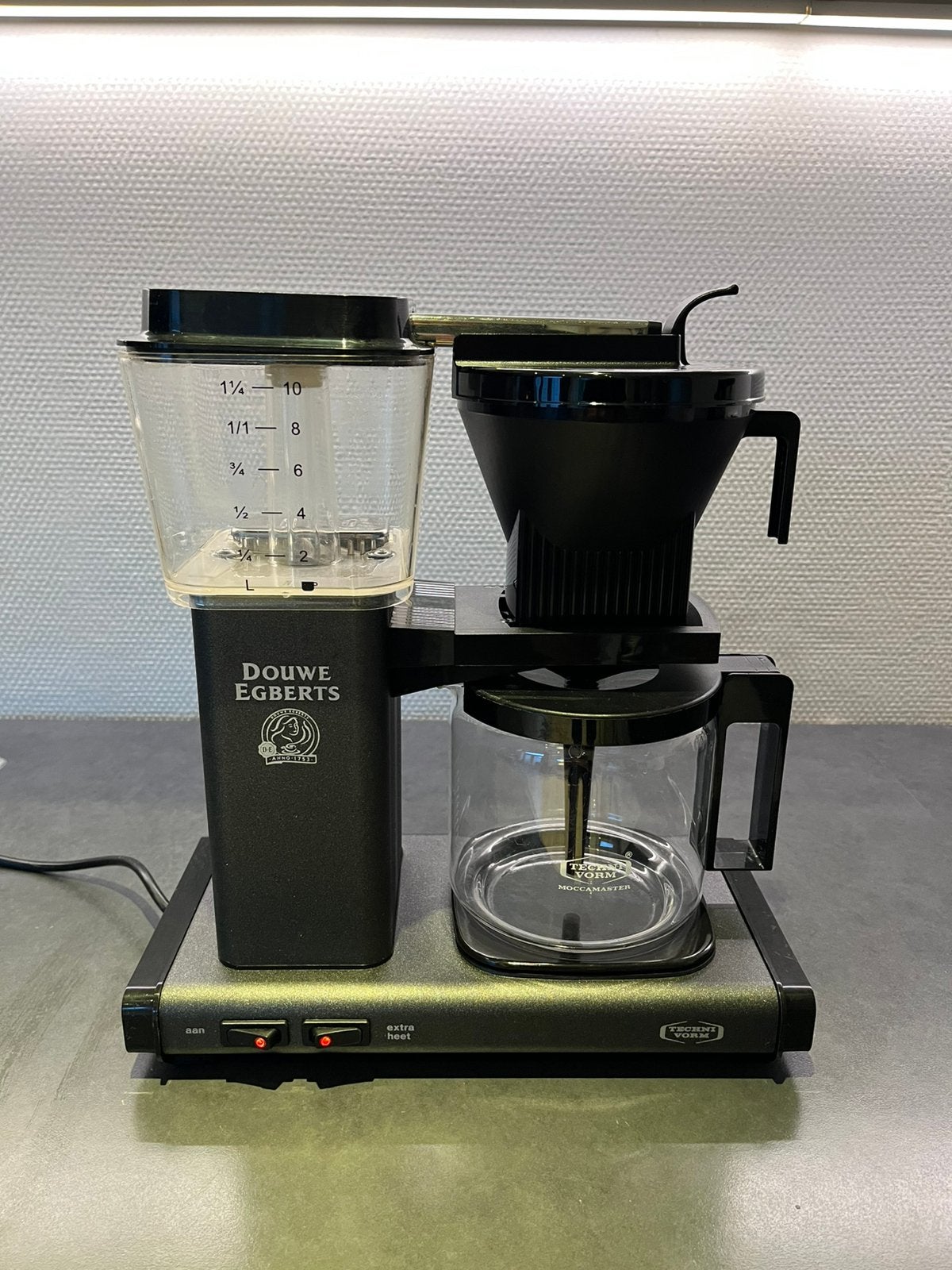 Douwe Egberts koffiezetapparaat - Stone Grey, Gebruikt, Koffiemachine, Gemalen koffie, Ophalen of Verzenden