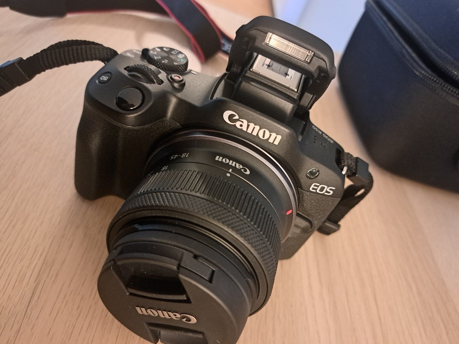 Canon EOS R50 Systeemcamera met 18-45mm lens, Audio, Tv en Foto, Fotocamera's Digitaal, Ophalen, Canon, Zo goed als nieuw, Lensdop